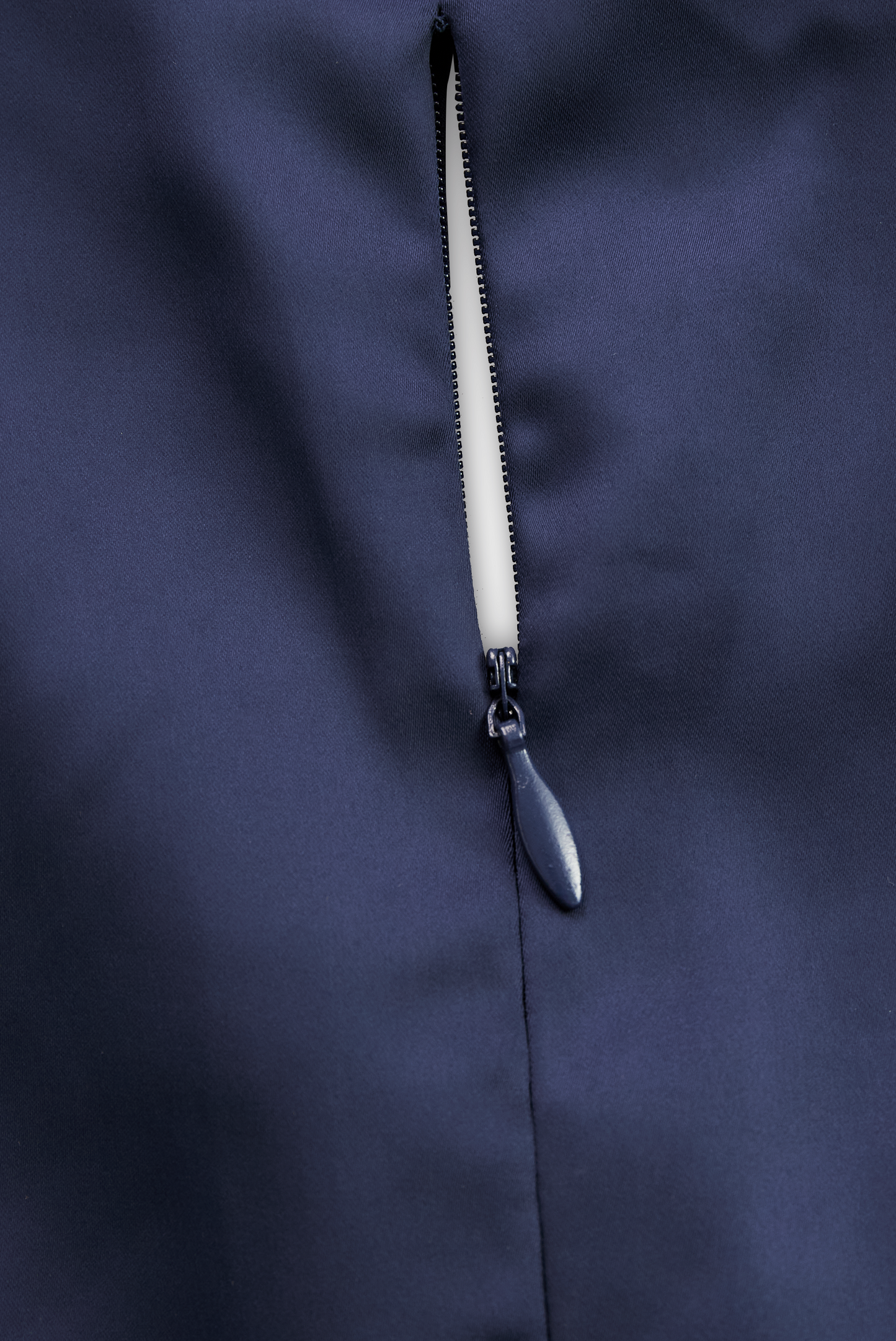 Dharmay | Elegante vestido midi de manga larga